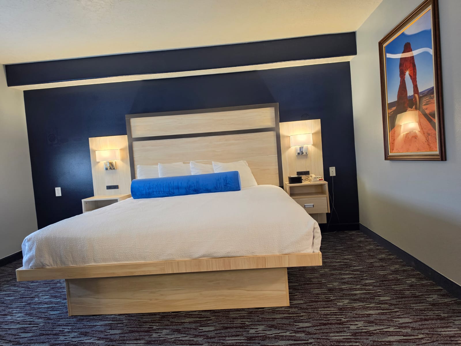 Accessible Studio King room with king bed and wide clear floor space — Best Western Vernal Inn, Vernal Utah
