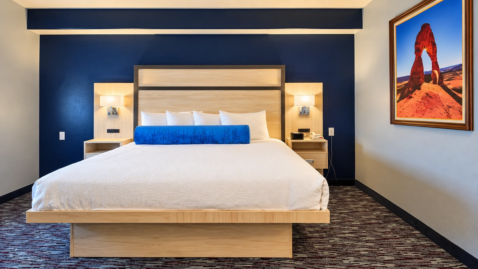 Studio King room with king bed and reading lights — Best Western Vernal Inn, Vernal Utah
